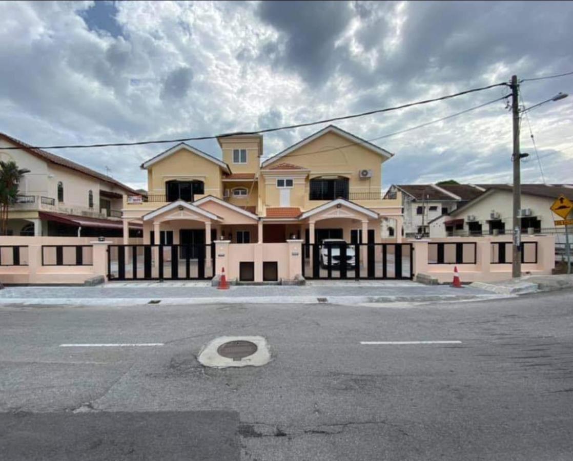 Ipoh Family Villa-Spacious Stay For 21 Or 42Pax Exterior photo